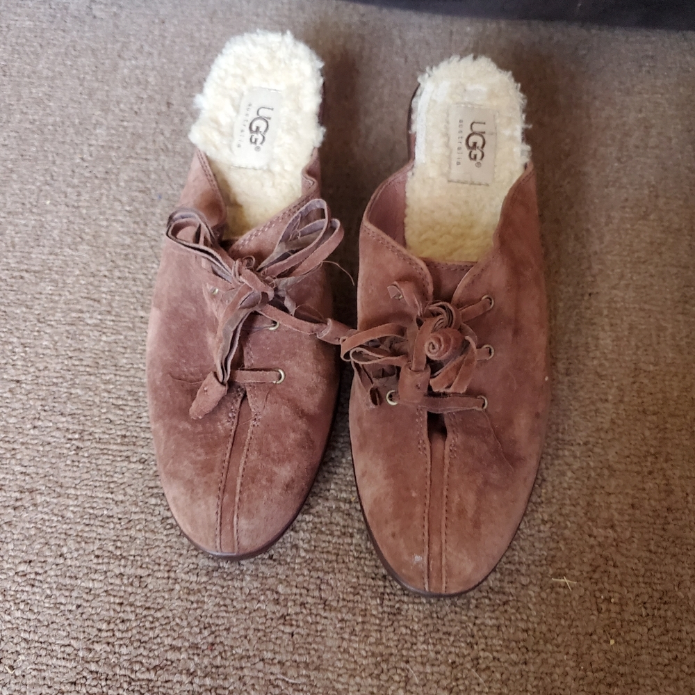 UGG AUSTRALIA Brown Suede Lace Molly Mule Heels